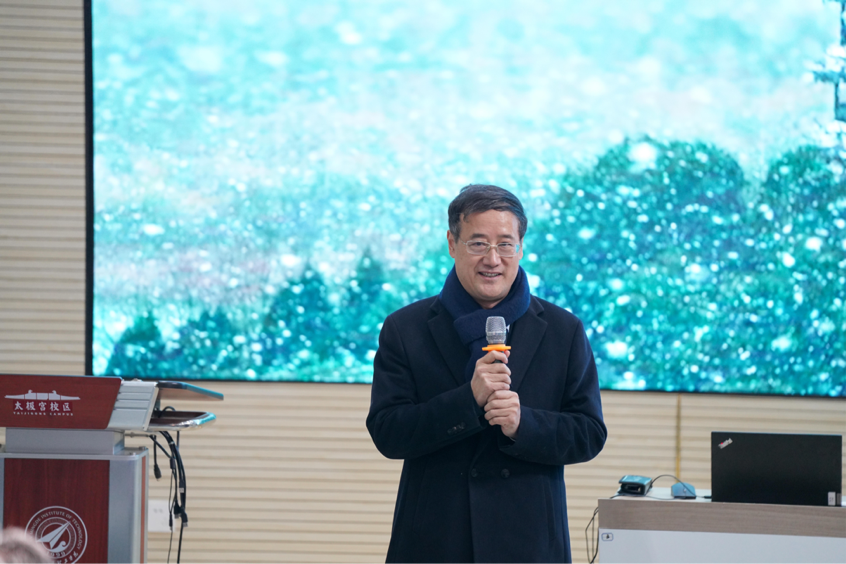 陕文投原董事长王勇等领导嘉宾一行考察西安明德理工学院,并出席瀛湖采风总结会 陕文投原董事长王勇等领导嘉宾一行考察西安明德理工学院,并出席瀛湖采风总结会