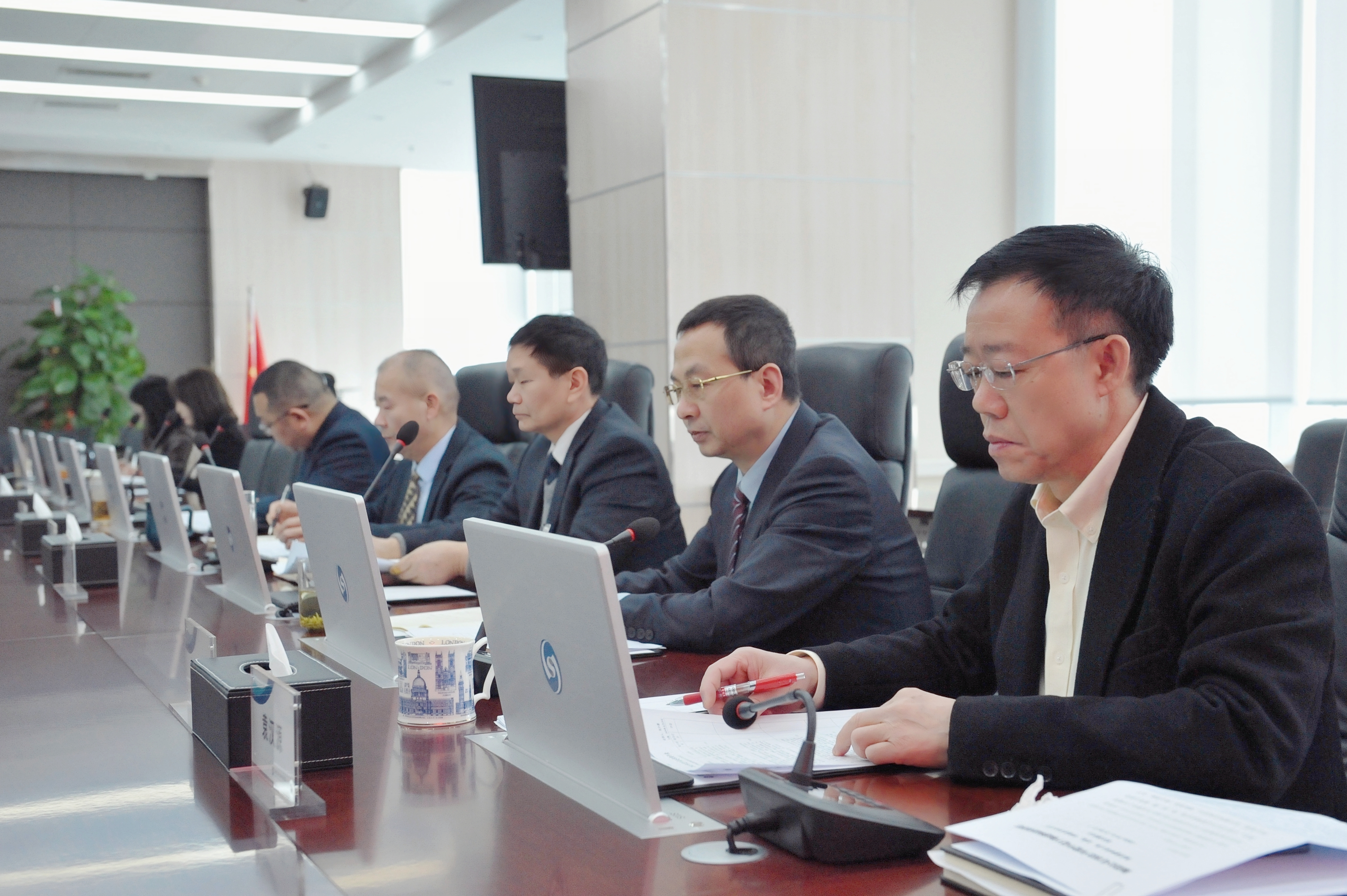 全面总结 深度剖析 凝练精粹 助力新程 AG旗舰厅(中国区)集团官方-AsiaGaming!
集团2023年度述职考评会议成功召开 全面总结 深度剖析 凝练精粹 助力新程 AG旗舰厅(中国区)集团官方-AsiaGaming!
集团2023年度述职考评会议成功召开